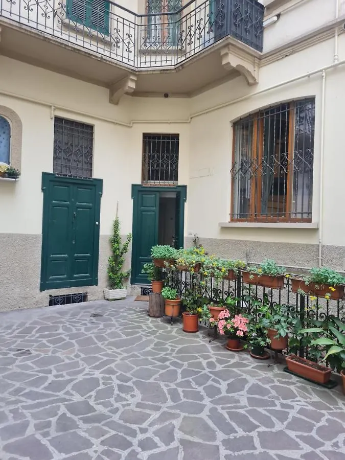 Isola - Ugo Bassi Charme Loft Apartment Milan