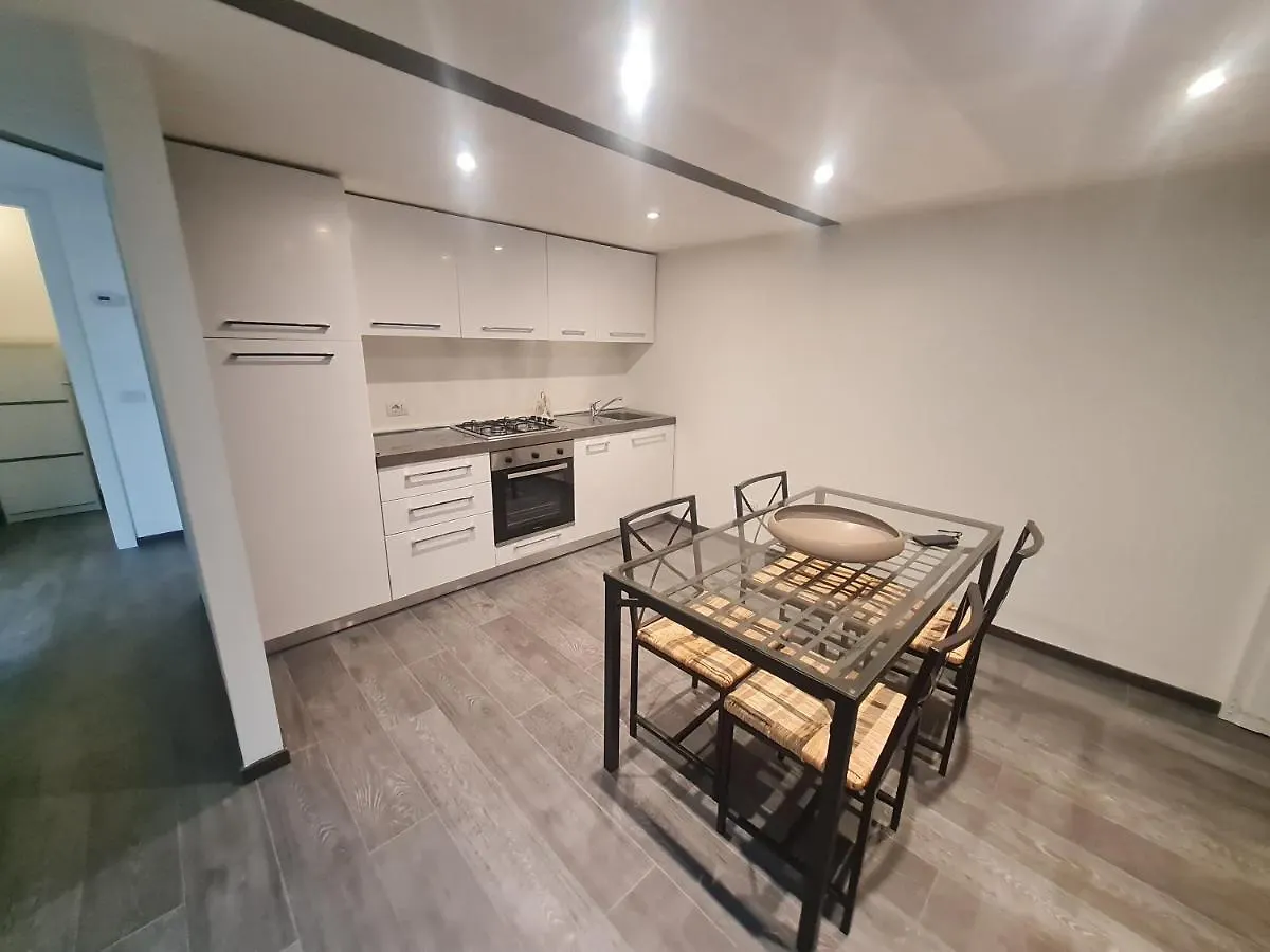Isola - Ugo Bassi Charme Loft Apartment Milan 0*,