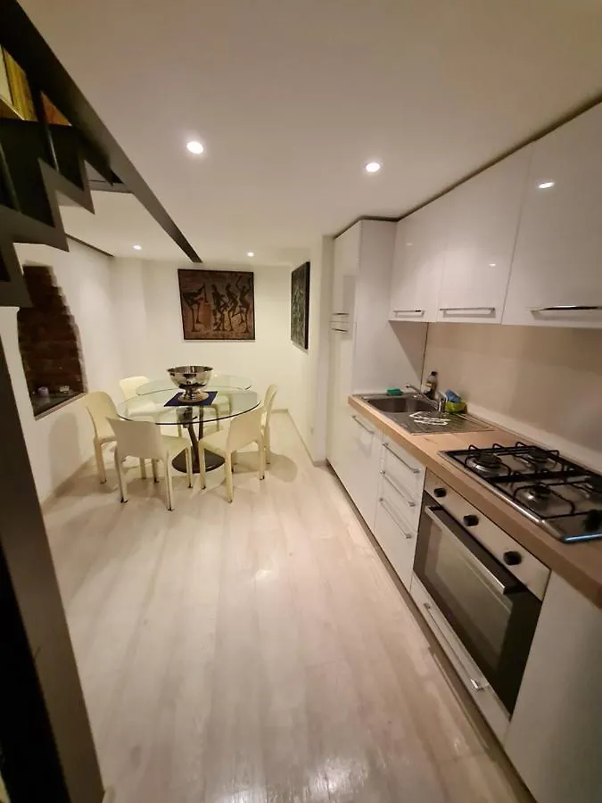 Isola - Ugo Bassi Charme Loft Apartment Milan Italy